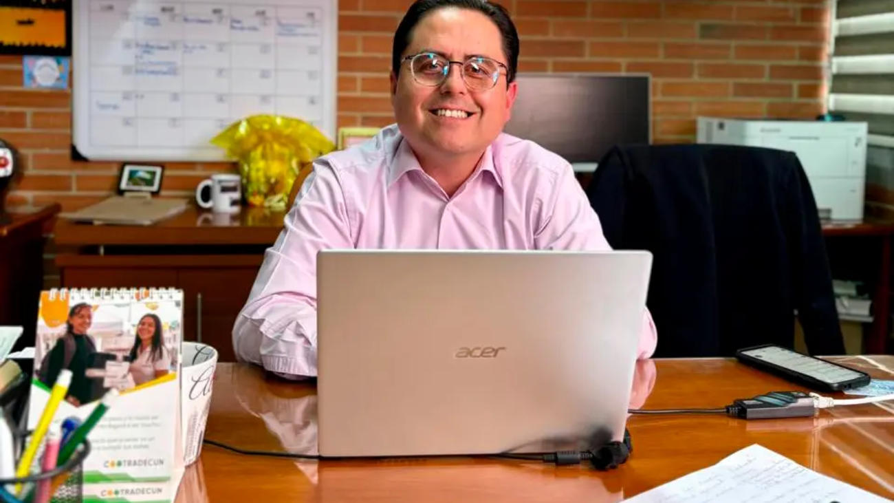 WiliamChavez_Rector_ColegioAlfonsoReyesEchandia_LaMochila