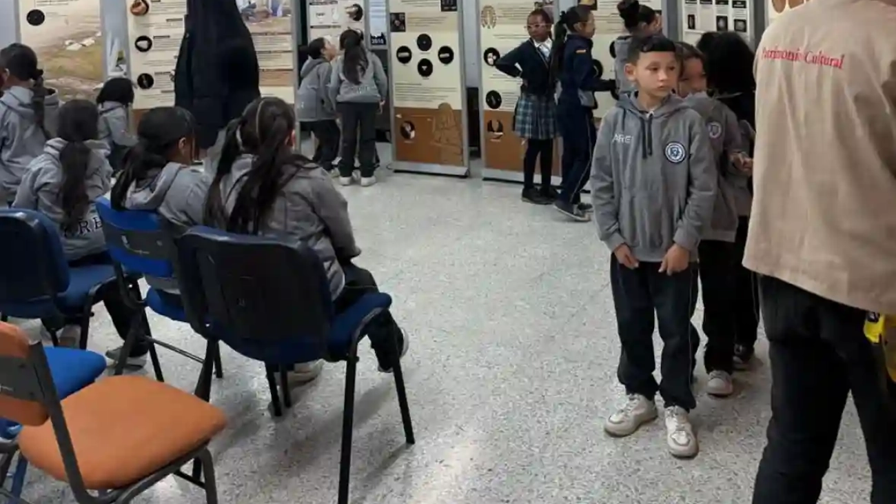 La vida escolar con smartphones o vivir eternamente en otro lugar (2)_11zon